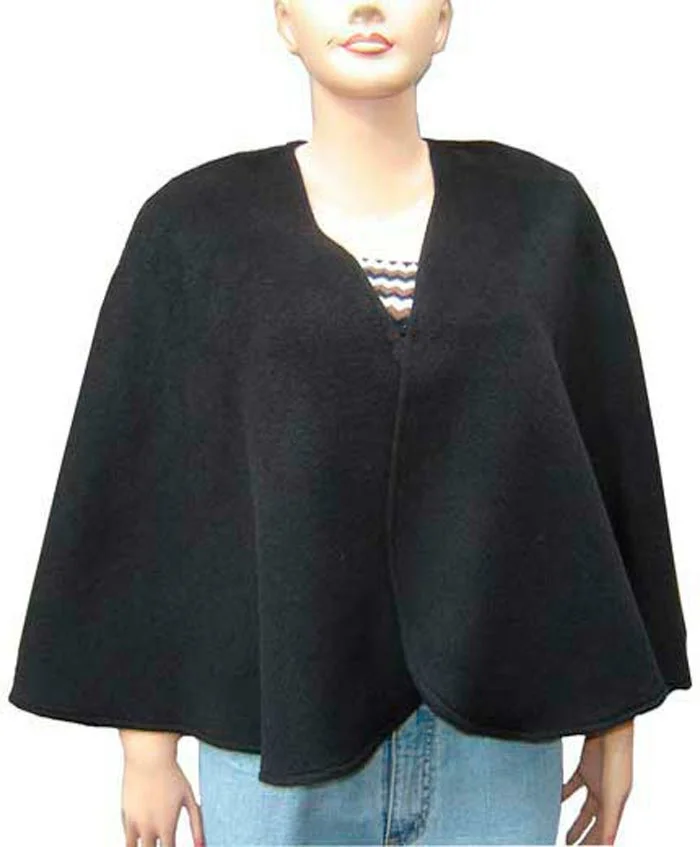 Baby Alpaca Cape D12