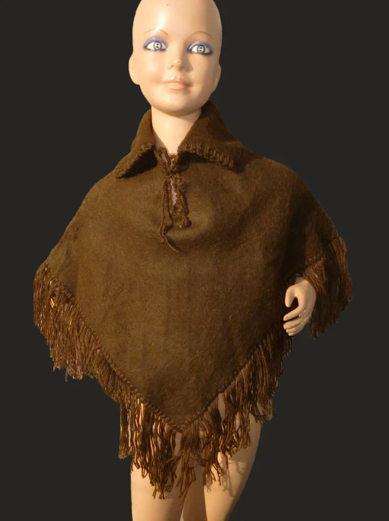 Alpaca Children Poncho D03