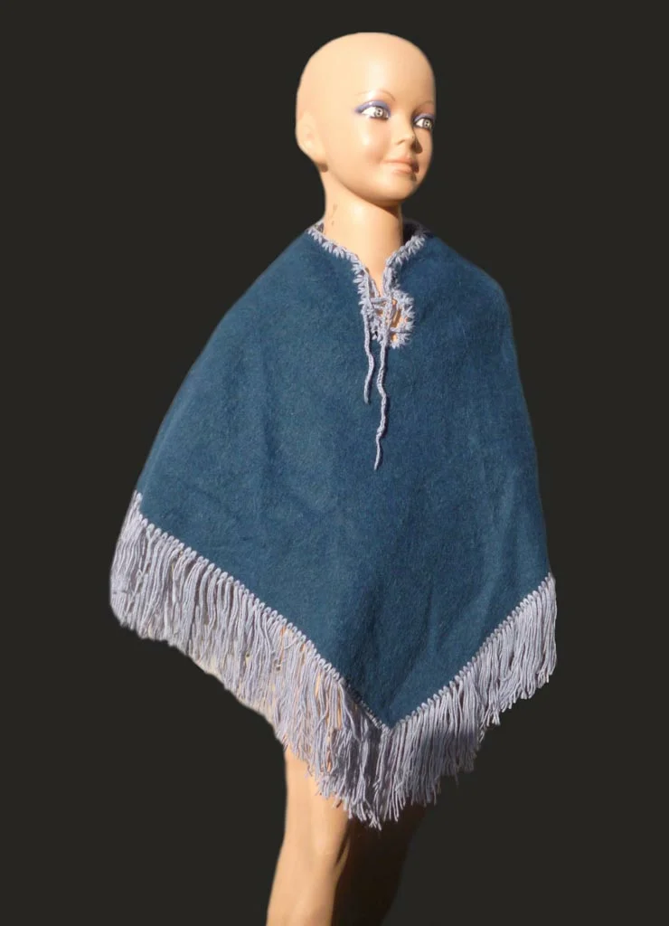 Alpaca Children Poncho D09