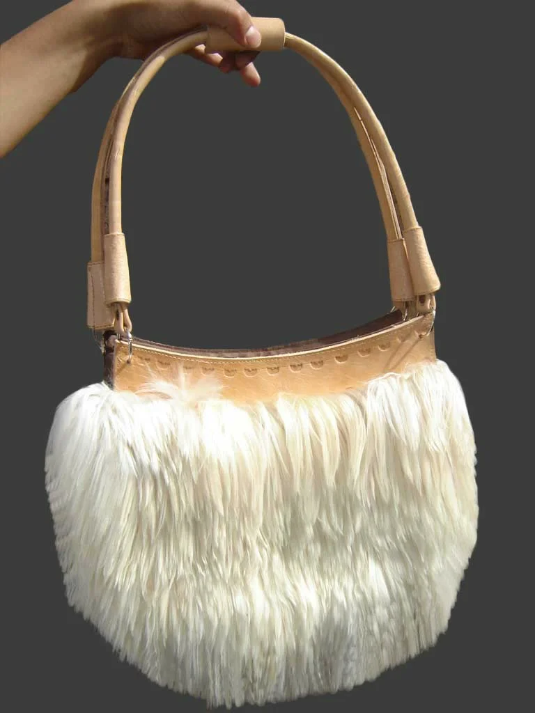Alpaca Soft Fur Handbag D08