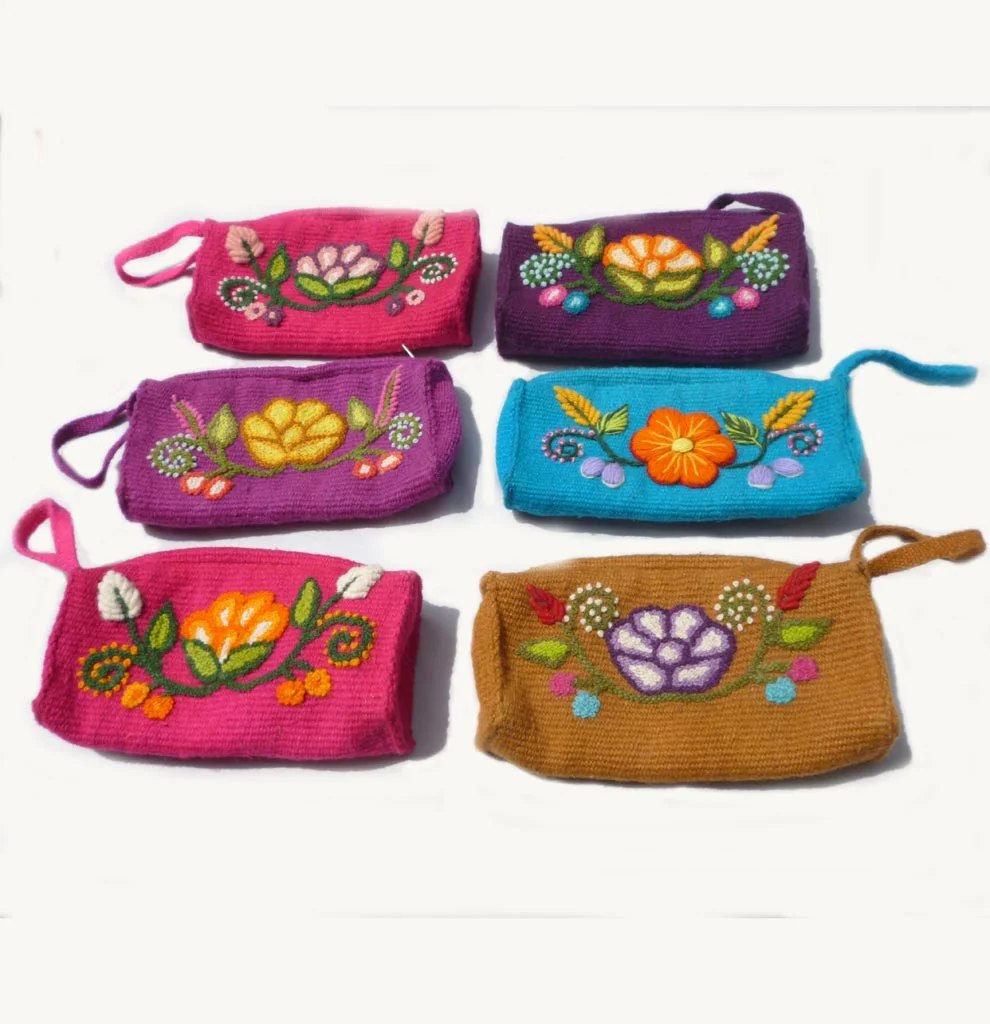 Hot Price Embroidery Purse D08